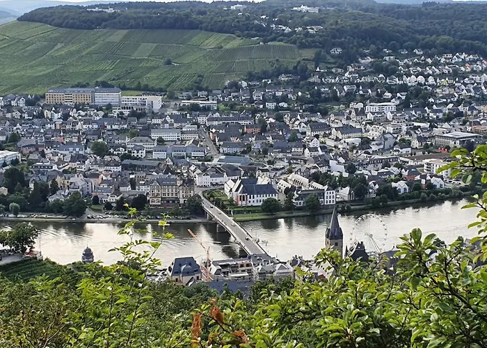 Im Moseltal Apartament Veldenz